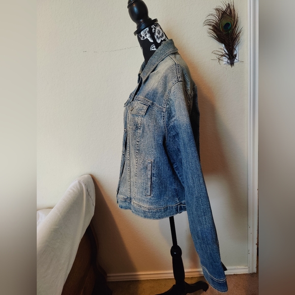Torrid distressed faded denim jeans jacket π§₯ (Small) & Fits like a Medium - Picture 11 of 16